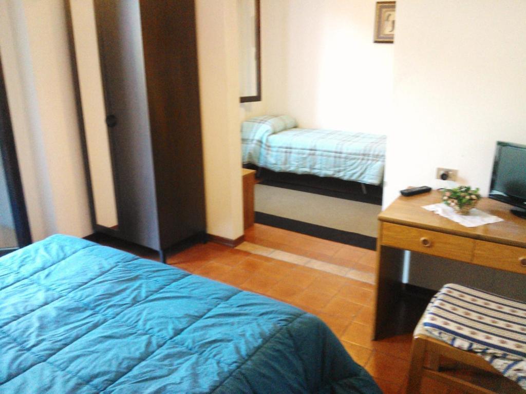 Villa Bredina Sale Marasino Bilik gambar